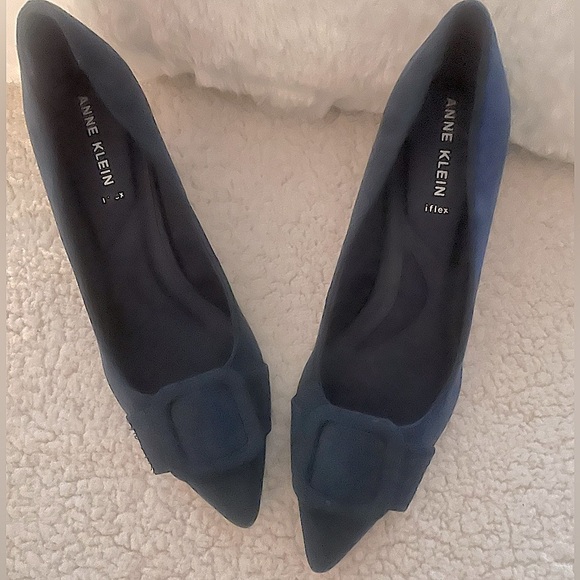 Anne Klein (Size 9.5) Navy Blue Bentley Buckle Pointed Toe Block Heel Pumps - Picture 1 of 11